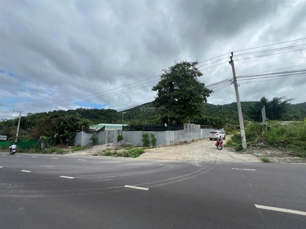 Lô góc mặt tiền đường 2/4 bắc nha trang, ngang 21m full thổ giá chỉ 23 triệu/m2 (rẻ hơn thị trường)