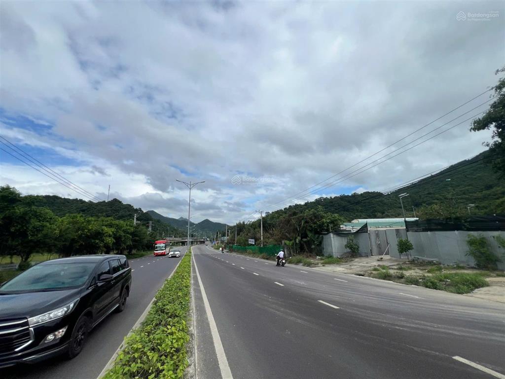 Lô góc mặt tiền đường 2/4 bắc nha trang, ngang 21m full thổ giá chỉ 23 triệu/m2 (rẻ hơn thị trường)