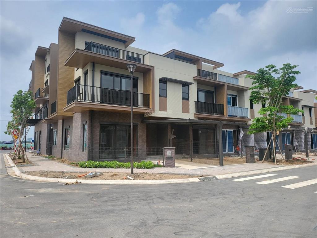 Chủ đầu tư nam long bán nhà phố vườn 164m2, căn góc 2 mặt tiền đẹp có nhà sẵn, 0909 425 ***