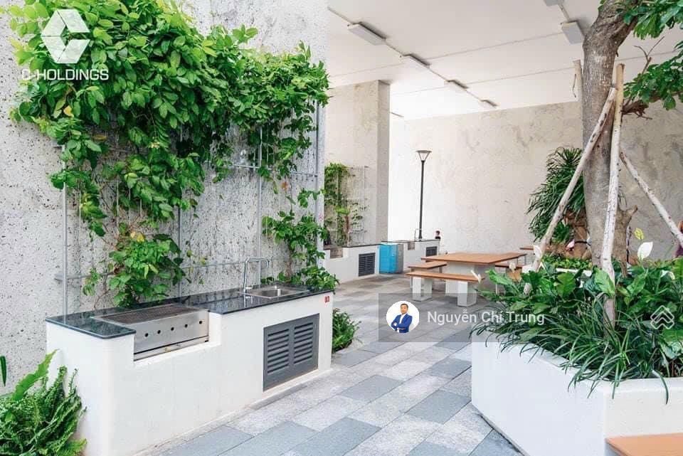 Kẹt vốn kinh doanh, cần bán căn hộ full nội thất, tầng đẹp, view đẹp 2,3 tỷ