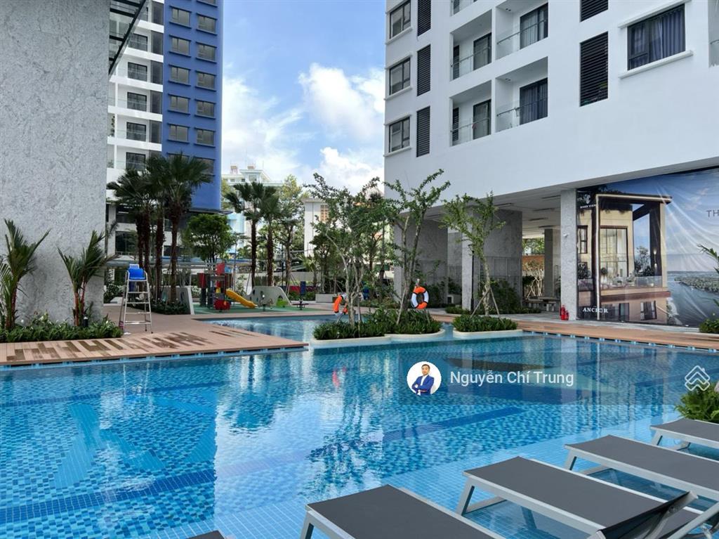 Kẹt vốn kinh doanh, cần bán căn hộ full nội thất, tầng đẹp, view đẹp 2,3 tỷ