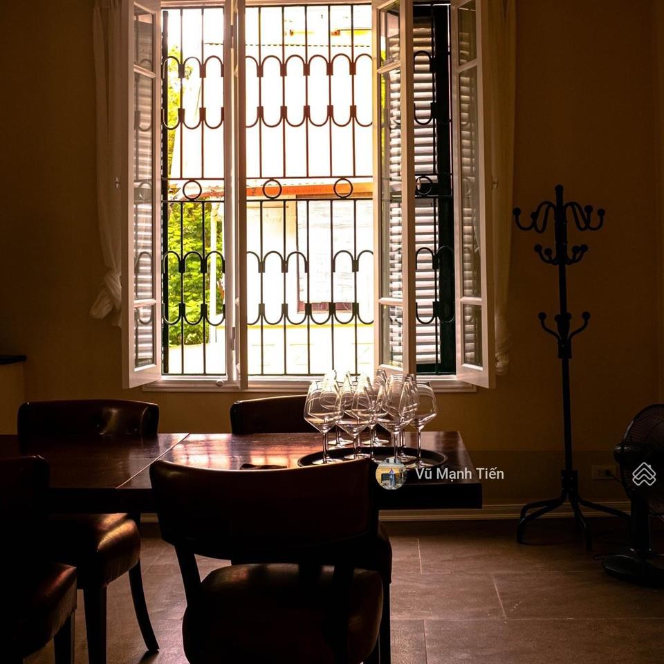 Nhà pháp cổ mặt phố hai bà trưng 55 m2 x 2 tầng, mặt tiền 7m, nhà 2 mặt thoáng.  0986 226 ***