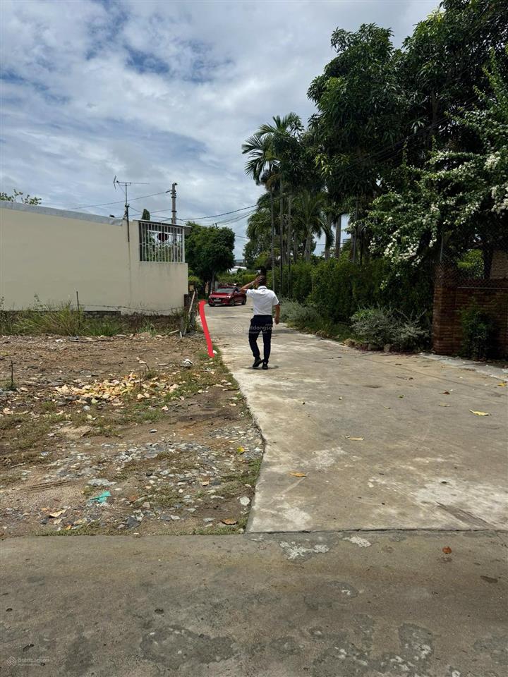 Đất phú trung, vĩnh thạnh đường ô tô tải thông 4 phía, cách chợ và trường học chỉ 700m, sẵn sổ hồng