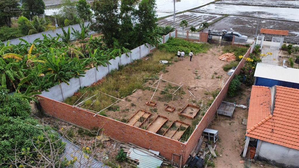 Bán đất view cánh đồng 606m2 giá 3.2 tỷ cách thị trấn phước bửu xã hồ tràm 500m cách ql 55 200m