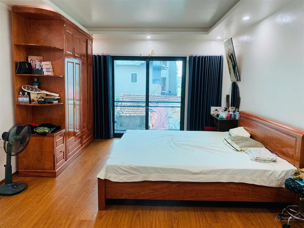 Chính chủ bán nhà kim giang, linh đàm ô tô 10m, 40m2x 5 tầng còn siêu mới full nội thất