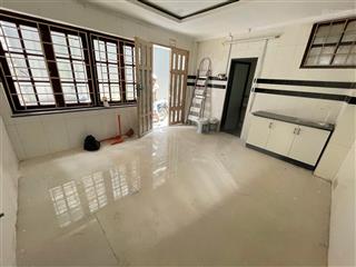 Chính chủ cho thuê phòng tầng trệt vừa ở vừa kinh doanh  đường lê quang định, p14, bình thạnh.