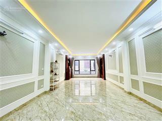 Cho thuê tòa nhà 6 tầng lô góc hầm tôn thất thuyết 300m²/sàn mt 20m. giá 300 triệu/tháng