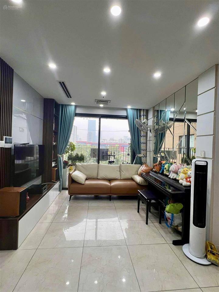 Cần bán gấp căn chung cư thăng long 112m, 3 ngủ,2 wc, tầng thấp, lô góc