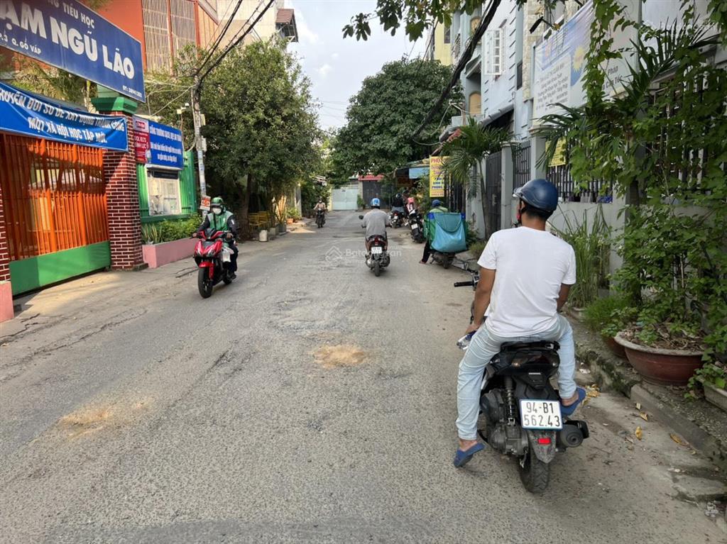 Bán nhà hxh 5m nguyễn kiệm, p3, gv. dt 4m x 18m công nhận 70m2. trệt lửng 1 lầu. giá 8 tỷ tl.