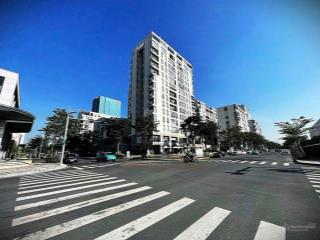 Bán hoặc cho thuê shop starhill phú mỹ hưng.  ms loan 0907 904 ***