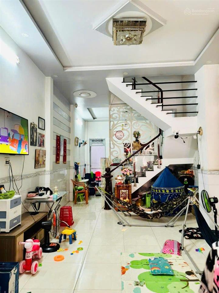 Bán nhà mặt tiền đường mễ cốc f15 quận 8. 3 lầu. giá 7.4 tỷ thương lượng