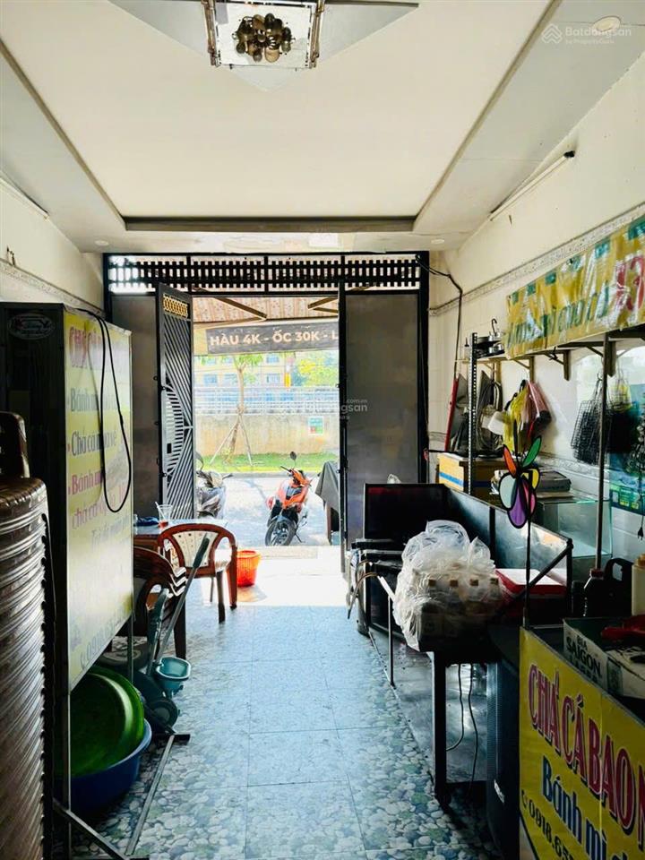 Bán nhà mặt tiền đường mễ cốc f15 quận 8. 3 lầu. giá 7.4 tỷ thương lượng