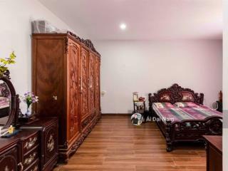 Chào bán nhà 3 tầng view biển gần bãi tắm nguyễn tất thành . ngang 10m .