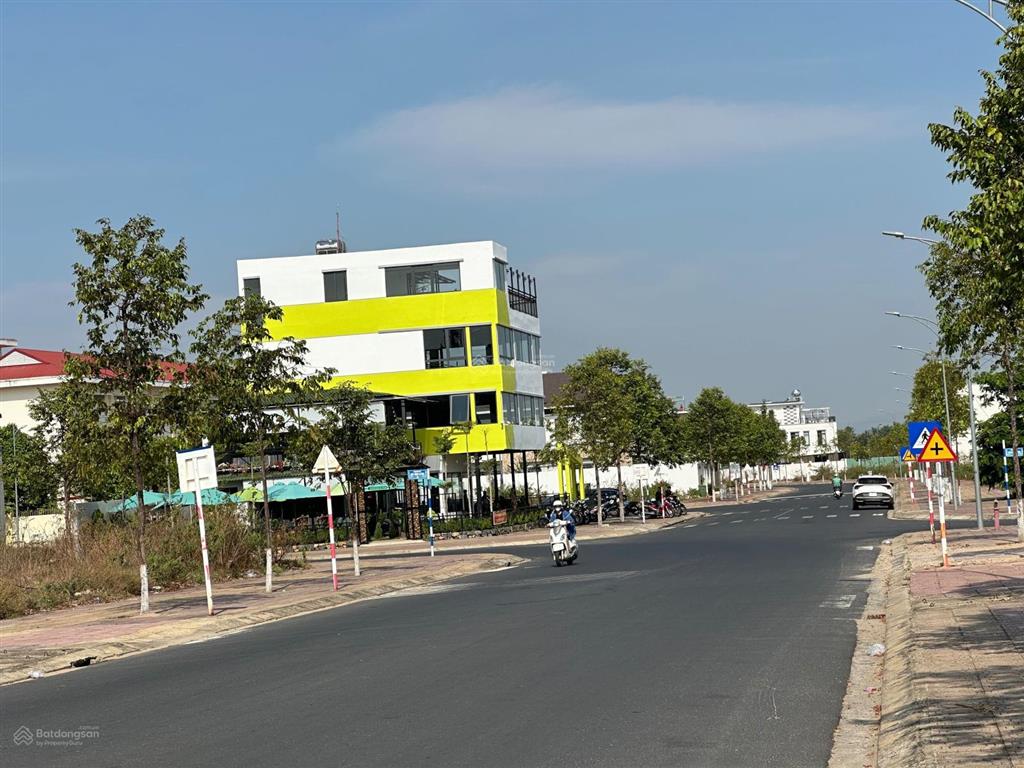 Cho thuê đất đường lê văn việt  khu đô thị phía nam cầu đăk la, phường lê lợi, thành phố kon tum