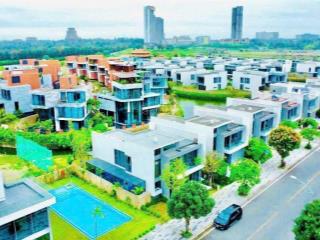 Cần bán 300m2 biệt thự ngang 12m. ngay trung tâm làng đại học. cách đại học fpt đúng 250m