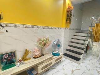 Cho thuê nhà mới hxh bà hom, 3 pn, giá 11 triệu/tháng.