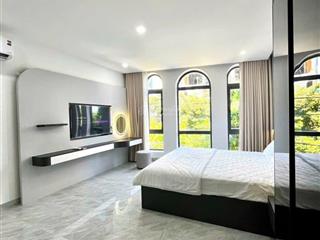 Bán toà căn hộ 7 tầng đường chính hữu doanh thu 100tr/tháng full nội thất cao cấp gần biển