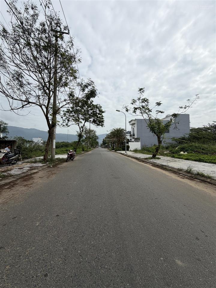 Hiếm có lô b1 trần sâm bán nhanh tháng 8 giá rẻ hơn thị trường 1,5 tỷ vị trí đẹp phù hợp làm villa