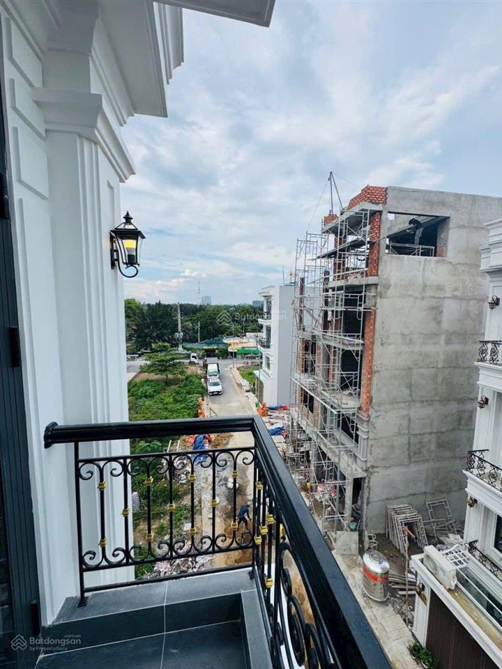 Bán nhà mới 100%. p.hiệp bình chánh  ngay chợ hiệp bình và trục phạm văn đồng & quốc lộ 13