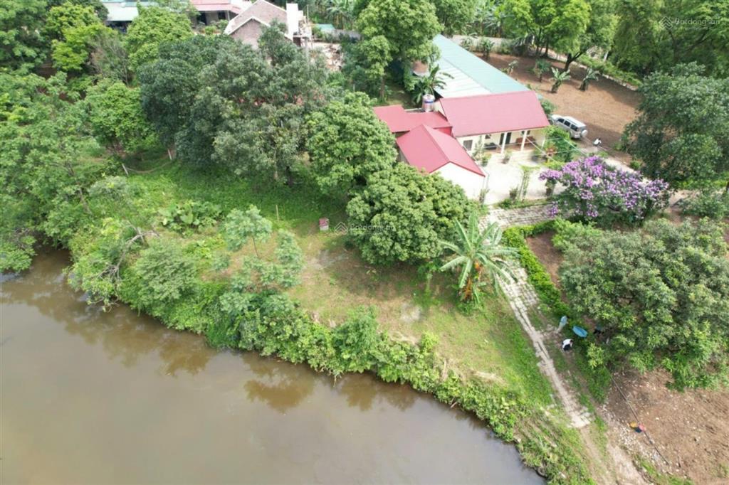 Gia đình cần bán gấp khuôn viên nhà vườn dt 14500m2 tại xóm đá bạc, liên sơn, lương sơn, hb