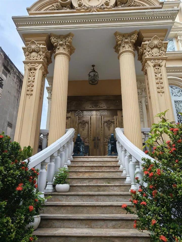 Biệt thự duy nhất tại tân bình 2mt hầm 4 lầu thang máy 11m x 32m giảm ngay 8 tỷ, còn 65 tỷ