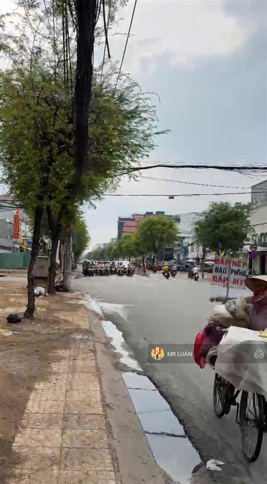 16.5 tỷ bán nhanh nhà mt trường chinh  p14  tân bình. dt 4x18m. đúc 2 lầu  sẵn hđ thuê 30tr/th