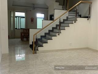 Cần bán nhà phố liền kề 5.2x 16 gồm trệt 2 lầu giá 7.9 tỷ hoàn thiện. 0938 821 ***