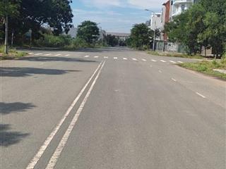 Chính chủ gửi bán nền đất cát lái, sổ sẵn giá 66tr/m khu c512.  0938 821 ***