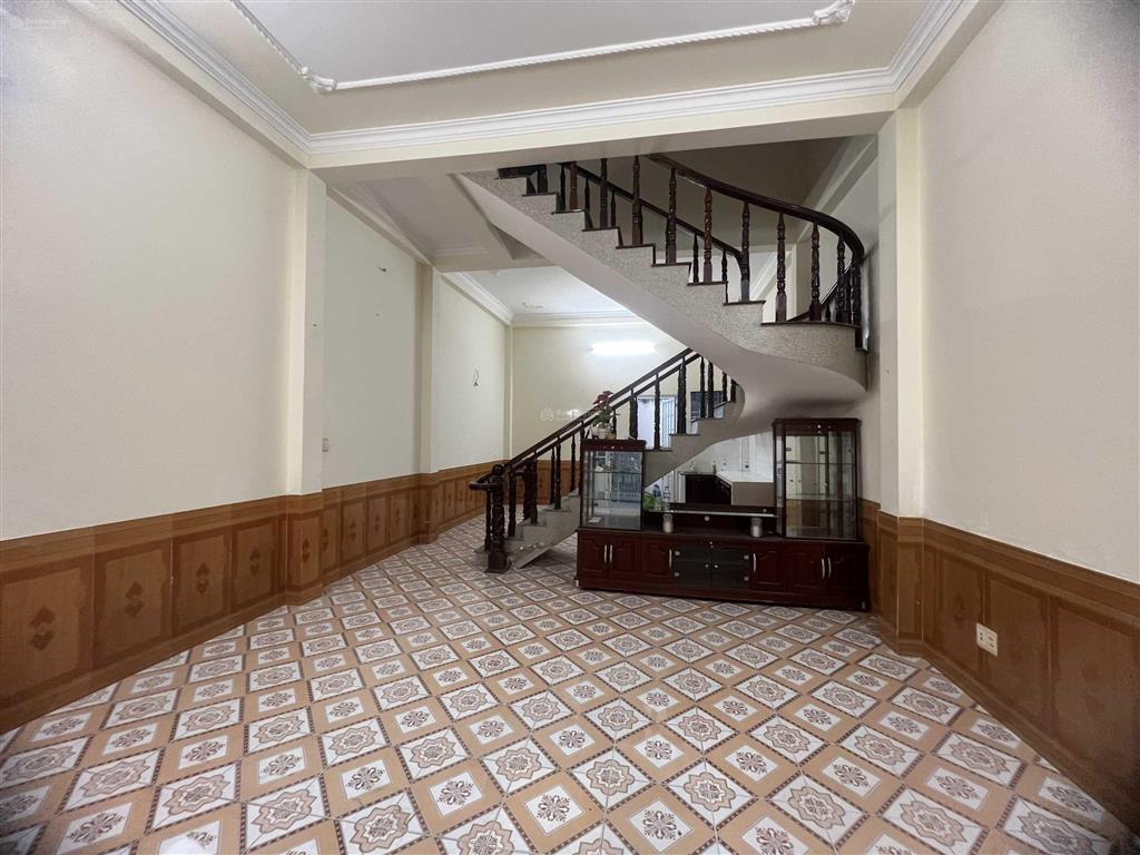 Nhà 1 trệt, 2 lầu hẻm 292 đường 30/4, hướng đông nam, gần chợ, ngân hàng, trường học  0908 924 ***