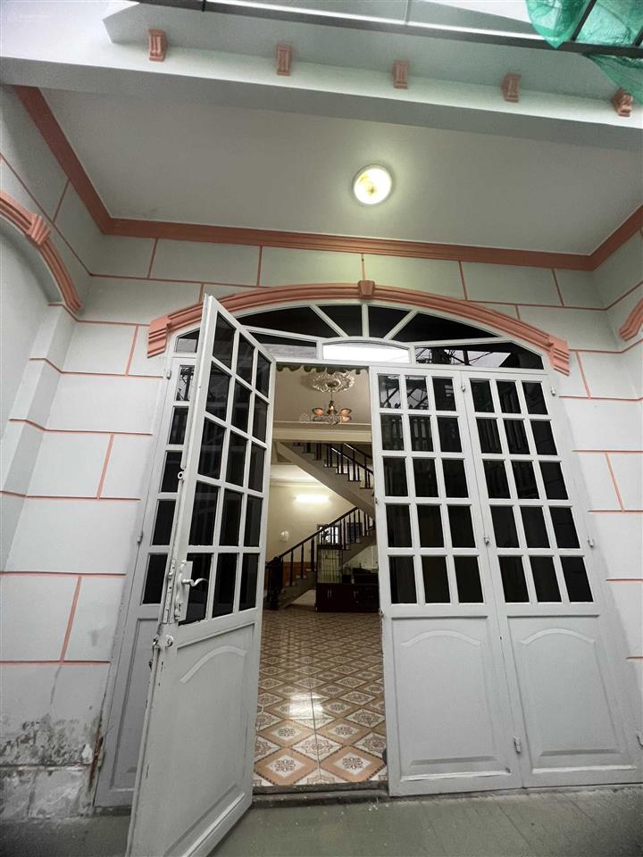 Nhà 1 trệt, 2 lầu hẻm 292 đường 30/4, hướng đông nam, gần chợ, ngân hàng, trường học  0908 924 ***