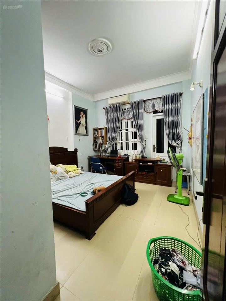 Chính chủ cần bán ngôi nhà gần xóm đạo phường bình trưng q2