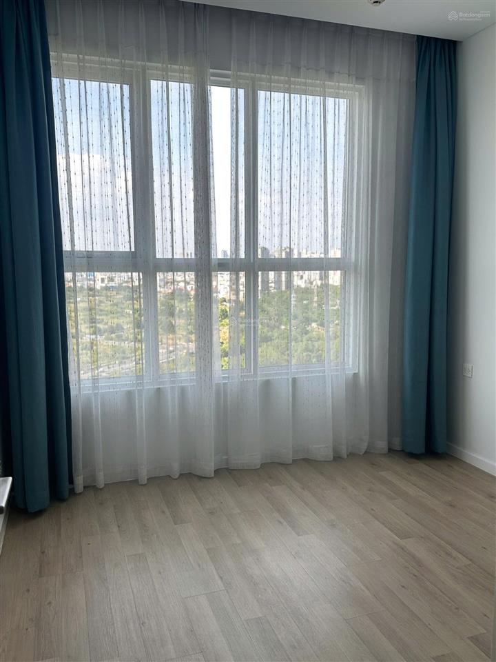 Cần bán căn hộ sadora sala 3 phòng ngủ tháp c tầng cao view trực diện lanmark 81 giá bán 18.5 tỷ