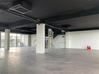 Cho thuê gấp 2 căn thông nhau shophouse nguyễn cơ thạch, dt 1400m2 giá cho thuê 400 triệu/tháng