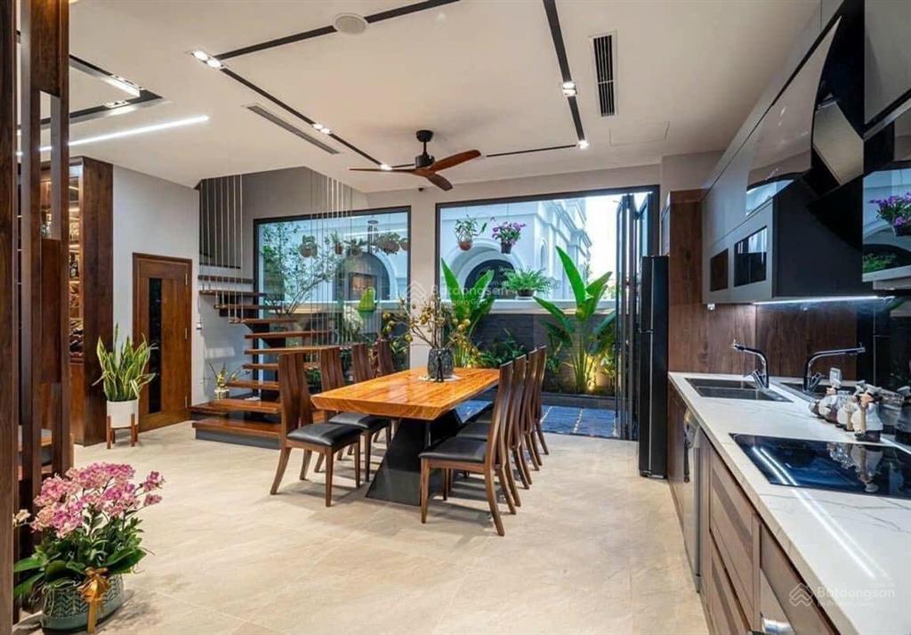 Vinhomes ocp3 bán 3 căn xẻ khe giá 10,5 tỷ, dt 78m2, hoàn thiện full đồ, cho thuê hoặc về ở ngay.