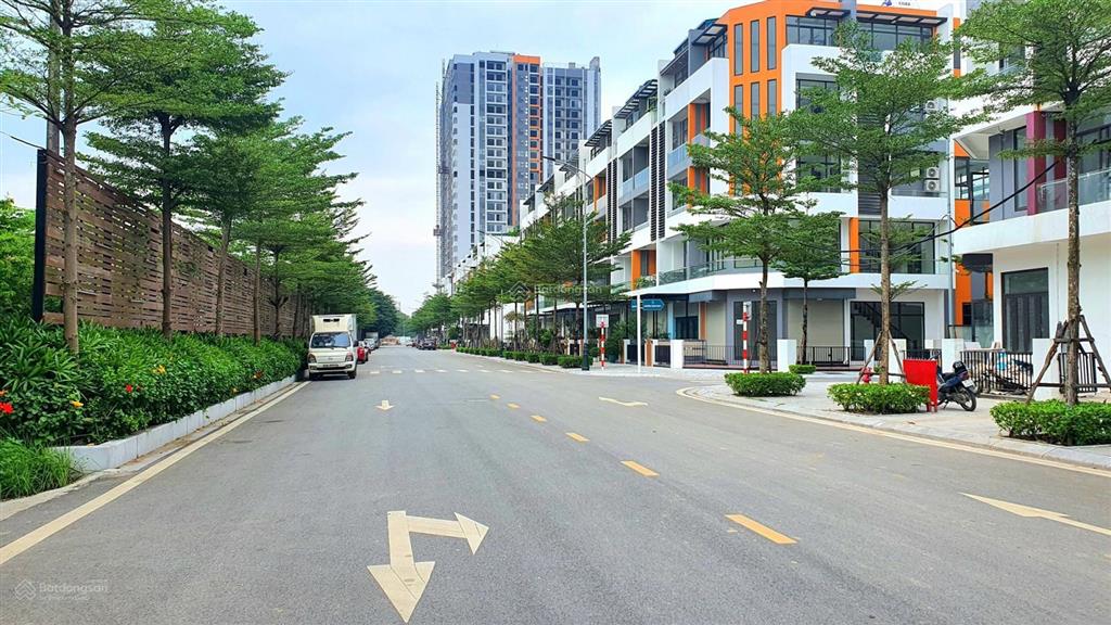 Chính chủ bán lô liền kề dự án bình minh garden 93 đức giang,  0981 649 ***