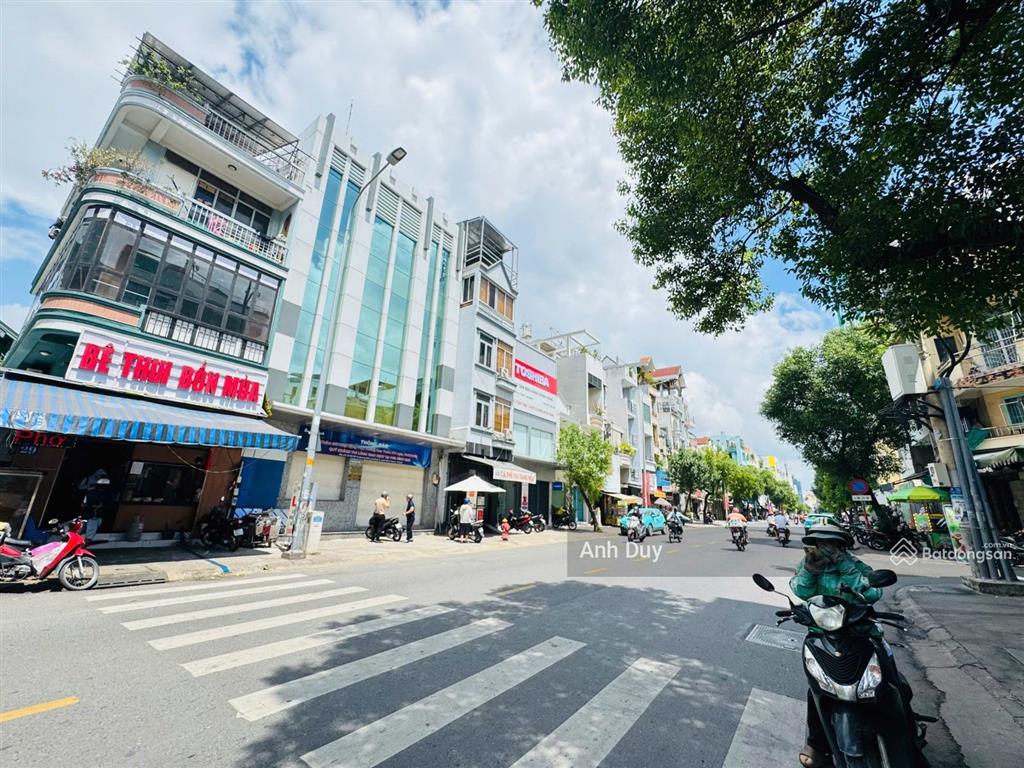 Hạ 50 tỷ bán quỹ đất 705m2 mặt tiền cô bắc, q.1. dt 14 x 50m. xd 10 tầng.  0932 262 *** duy