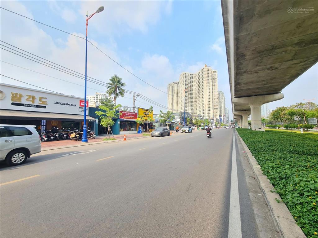 Khuôn đất 3mt phạm văn đồng, tp. thủ đức, dt 35x38m (1300m2), xd cao tầng, giá 182 tỷ