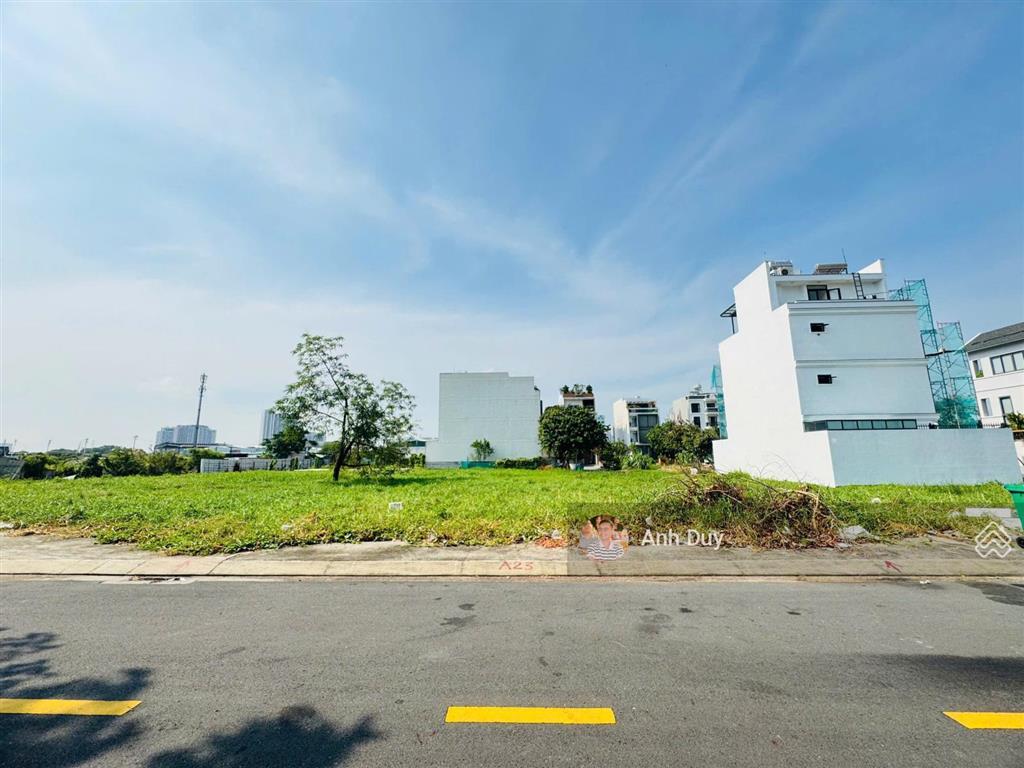 Ngộp bank, hạ giá góc 2 mặt tiền võ văn kiệt, q.8. dt 33 x 33m, nở hậu (1400m2). cao tầng. 155 tỷ