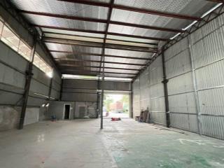 Kho xưởng 200m2 ngay ngã 4 bình phước chợ đầu mối ql 1a xe cont 3 pha sẵn