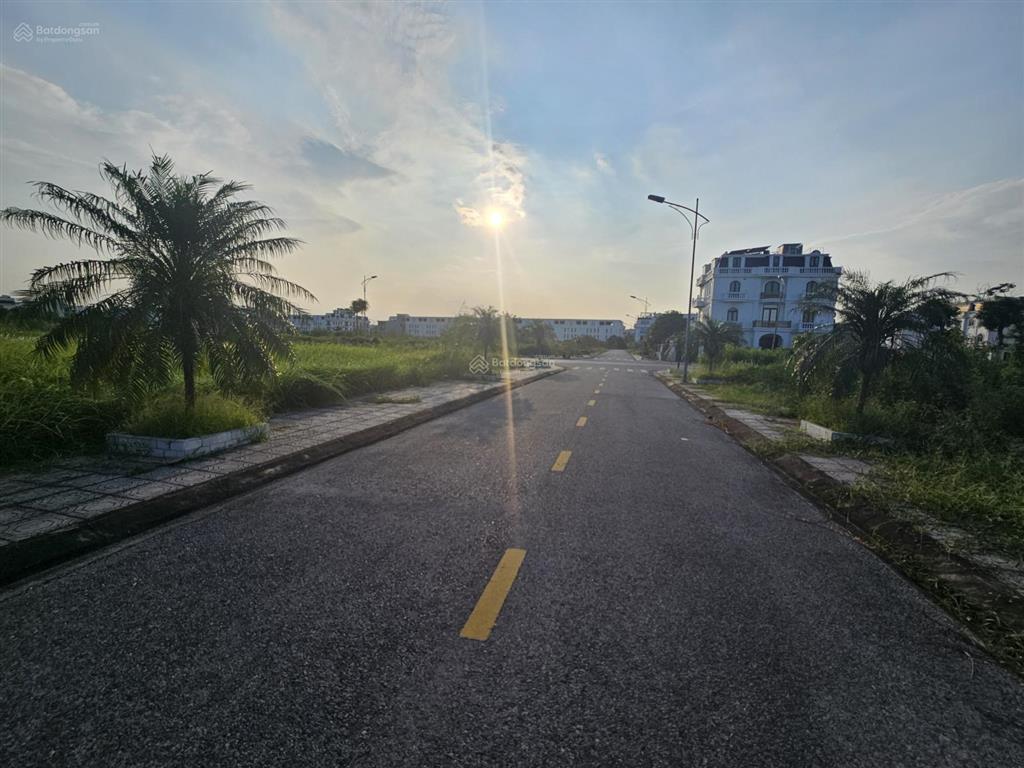 Chính chủ cần bán lô góc gần chung cư evergreen tràng duệ