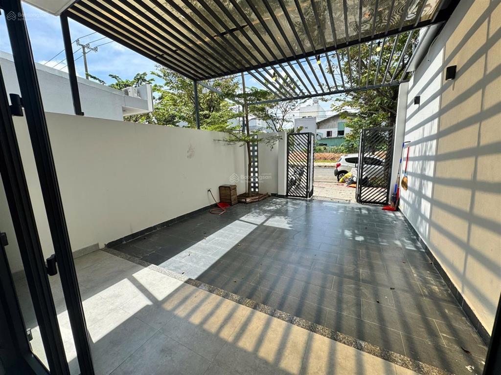 Bán nhà 3 tầng mặt tiền bùi trang chước, phường hoà xuân, đà nẵng, dt 100m2  3pn, giá 8,8 tỷ có tl