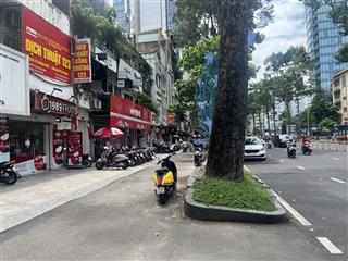 Cho thuê nhà nguyên căn hai mặt tiền vị trí vàng ngay trung tâm quận 1