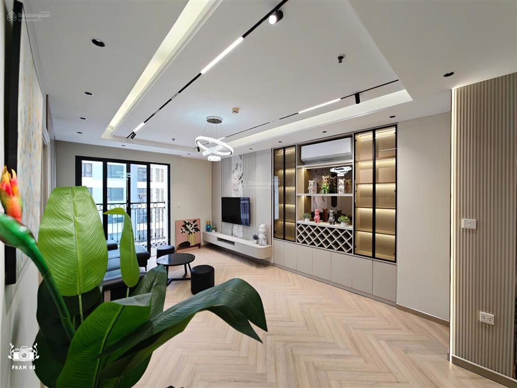 Chủ nhà căn bán gấp căn hộ dt 109m2 toà t2 hướng đông view cực thoáng giá 9,5 tỷ