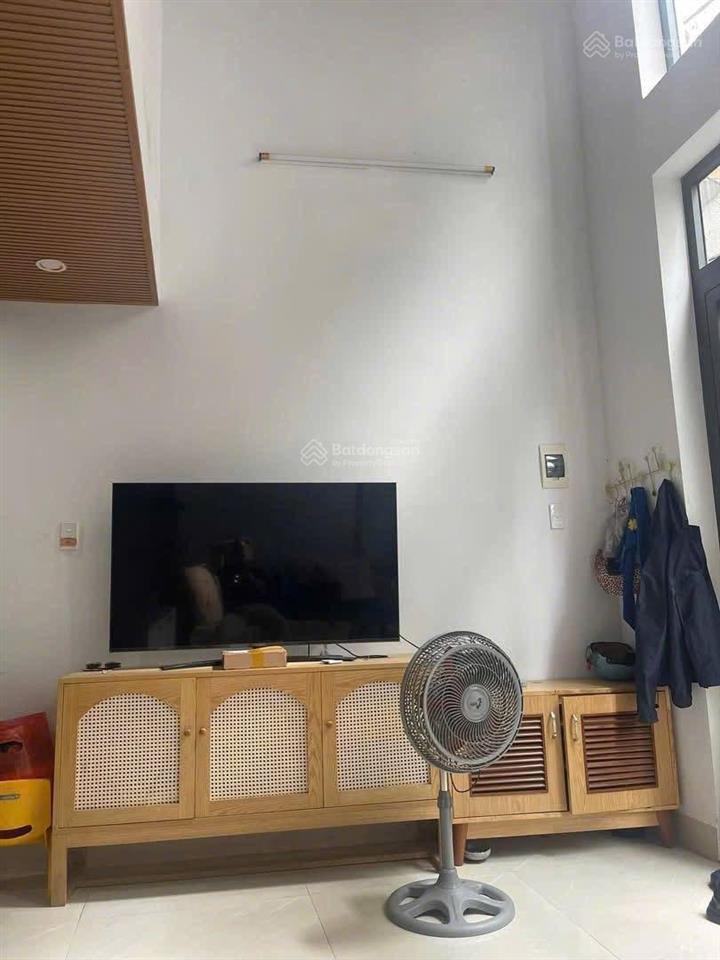 Bán nhà đường hoàng diệu cách đường chỉ vài bước chân, vào ở ngay.