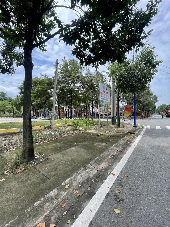 Bán đất phú tân ngay thành phố mới siêu thị aeon bình dương. vị trí đẹp đất đẹp, diện tích 10*30m