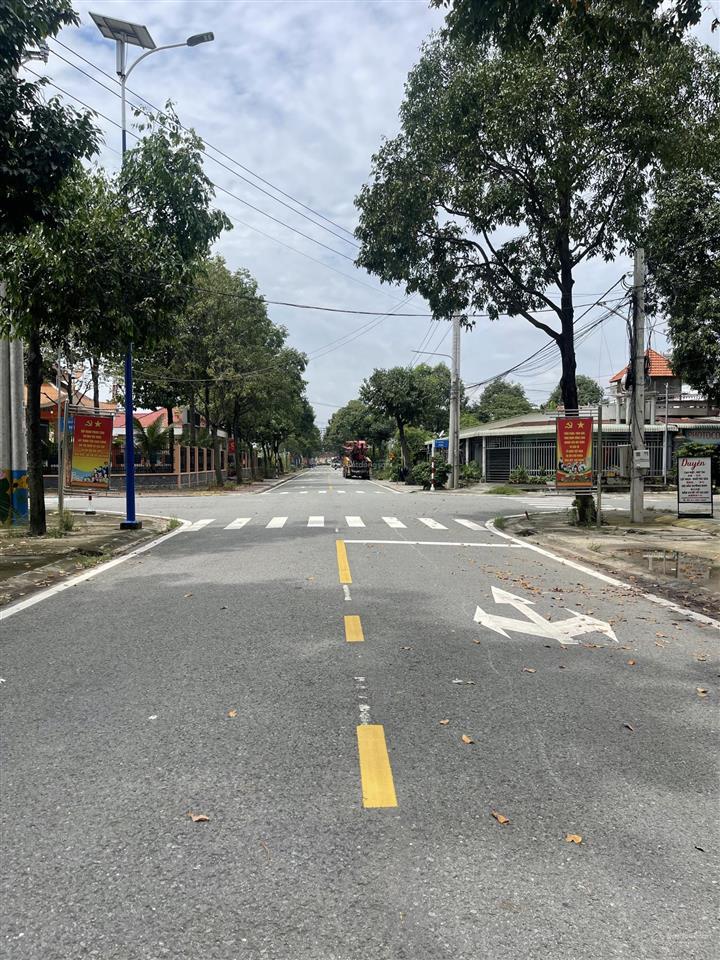 Bán đất phú tân ngay thành phố mới siêu thị aeon bình dương. vị trí đẹp đất đẹp, diện tích 10*30m