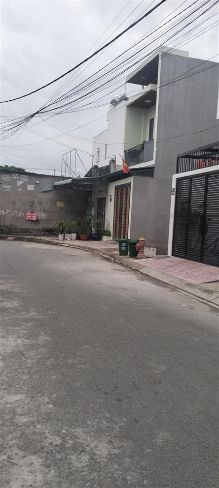 Bán đất hẻm 568 lê văn việt 56m2 giá 4,6 tỷ sát bên tàu metro