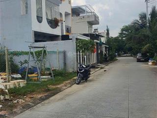 Bán lô đất gần vincom lê văn việt 100m2 giá 5,5 tỷ