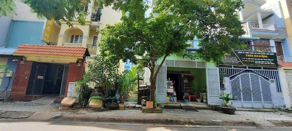 Lô đất hiếm còn sót lại tại đường d3 lê văn việt 100m2 giá 8 tỷ