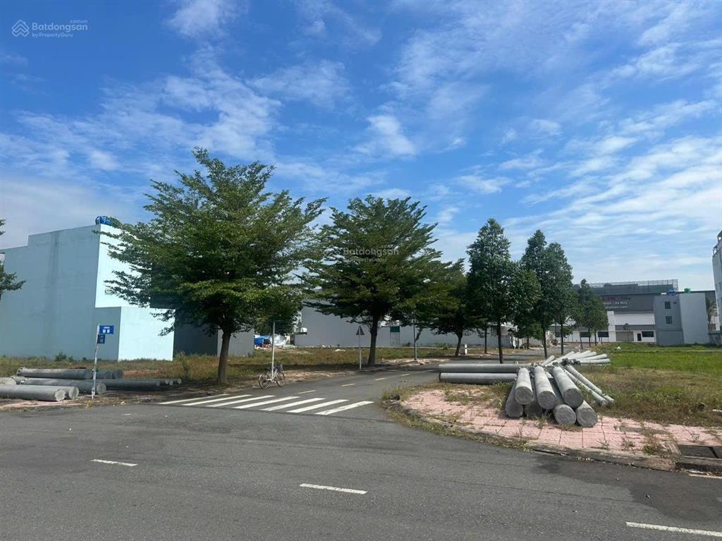 Bán lô góc d8 & n8 idico 2 p6, tân an, sau lưng aeon